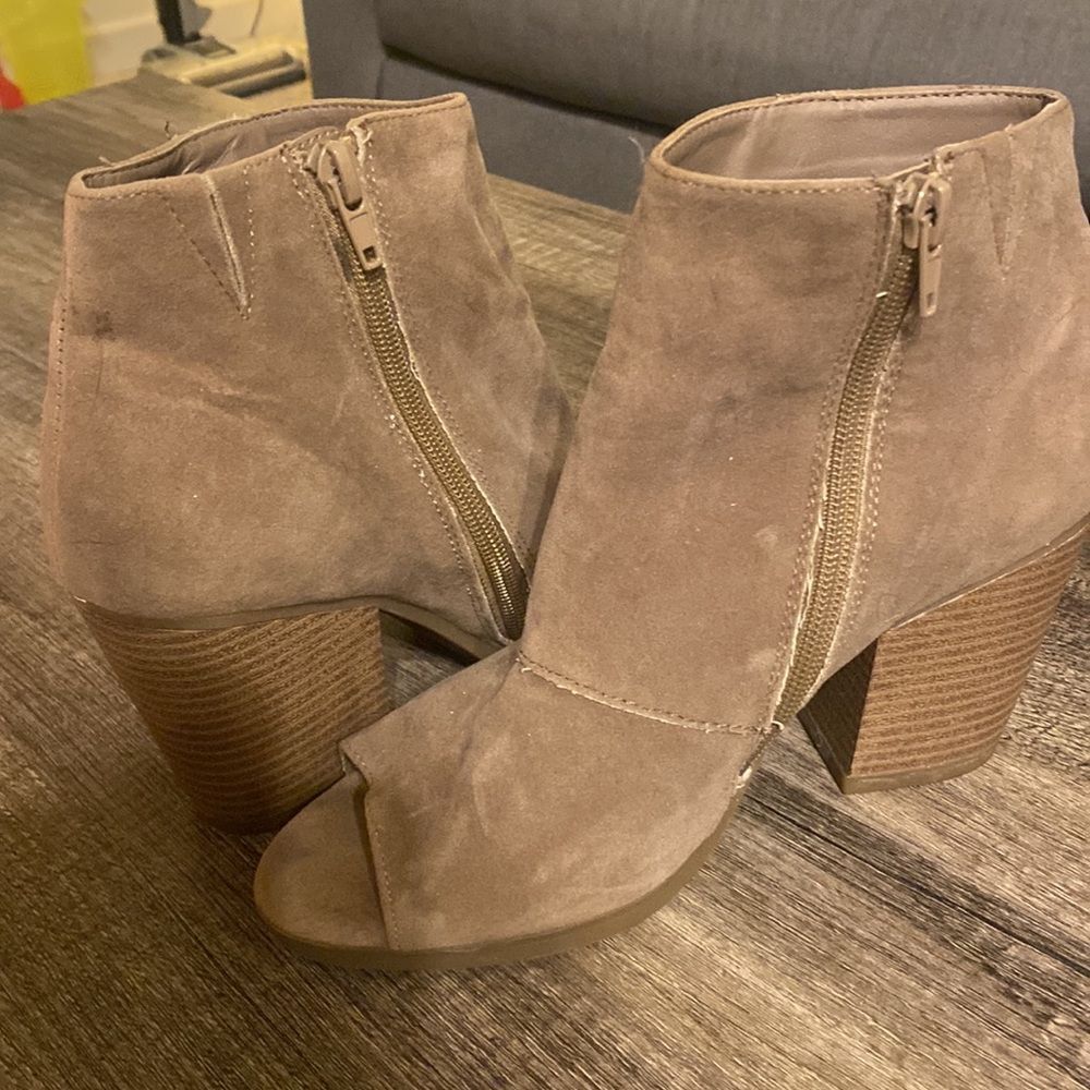 Frayed Fringe Heeled Tan Beige Ankle Boots​ - Picture 5 of 6